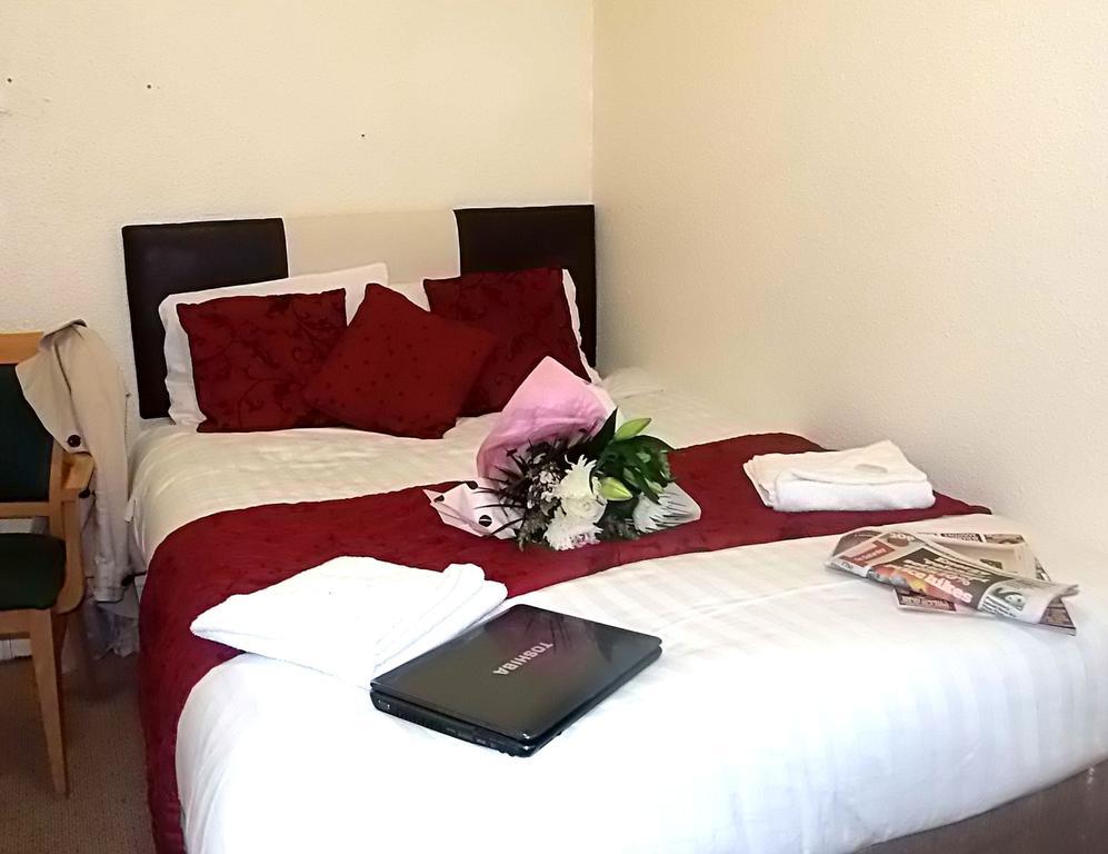 Victoria Station Hotel Лондон Екстериор снимка