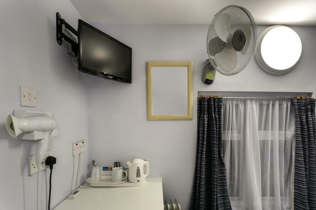 Victoria Station Hotel Лондон Екстериор снимка