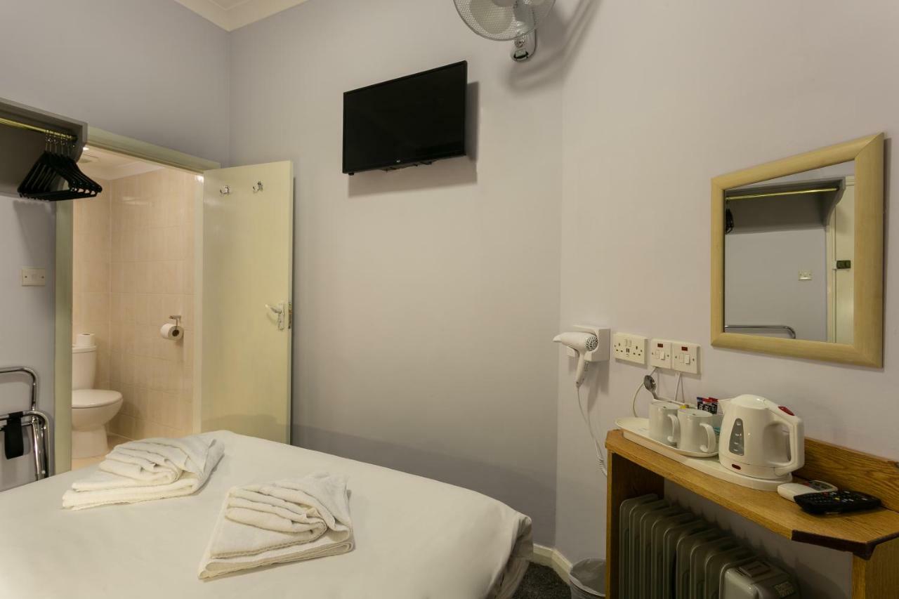 Victoria Station Hotel Лондон Екстериор снимка