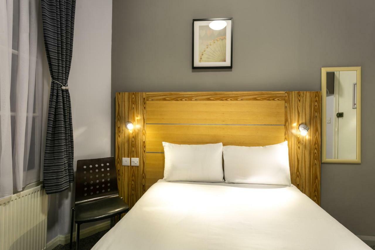 Victoria Station Hotel Лондон Екстериор снимка