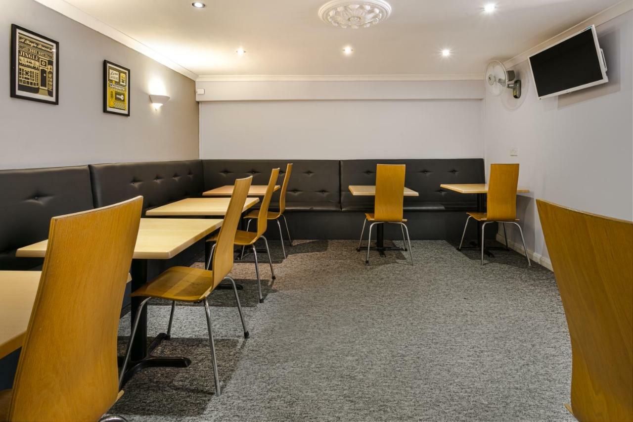 Victoria Station Hotel Лондон Екстериор снимка