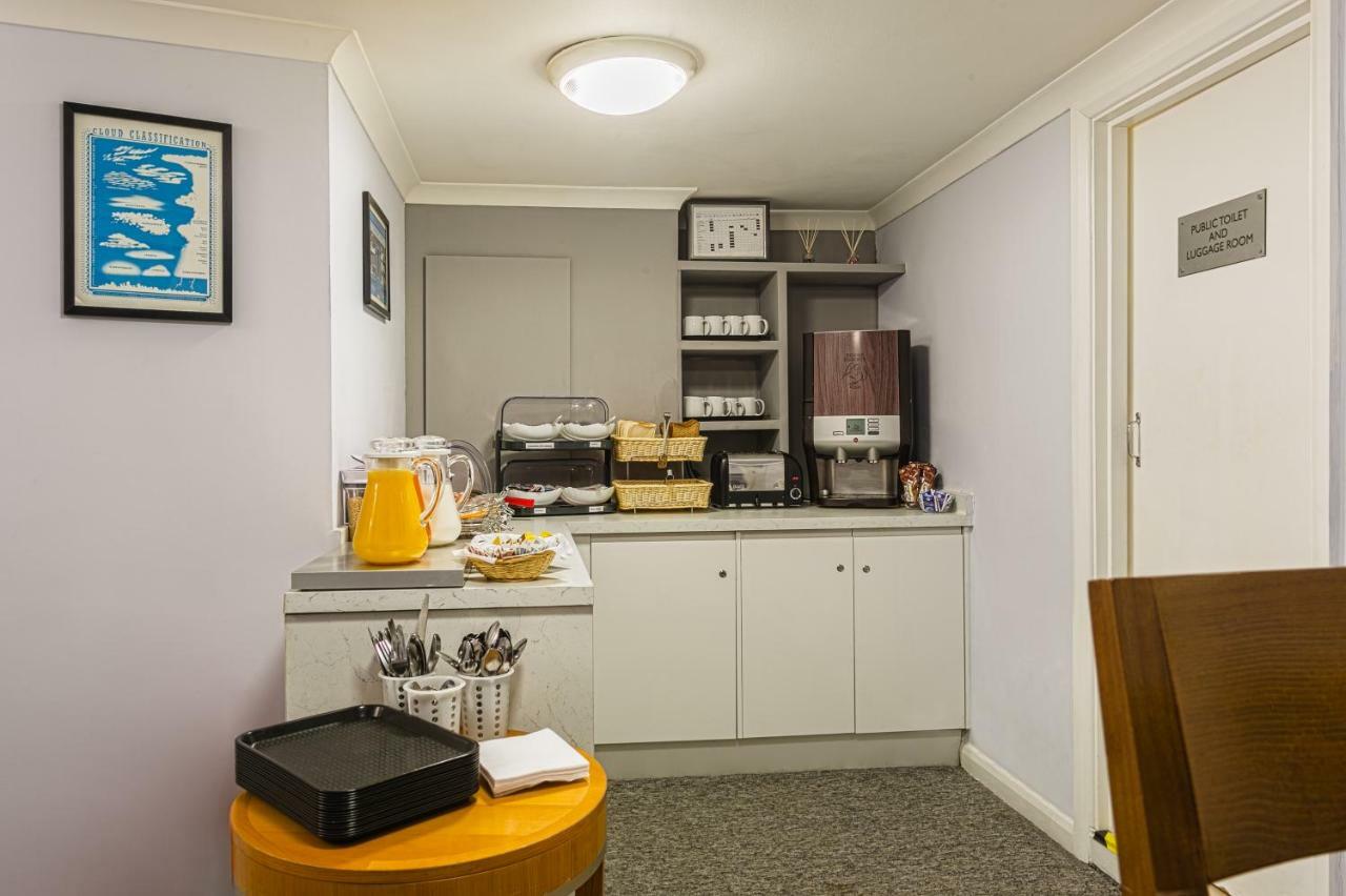 Victoria Station Hotel Лондон Екстериор снимка