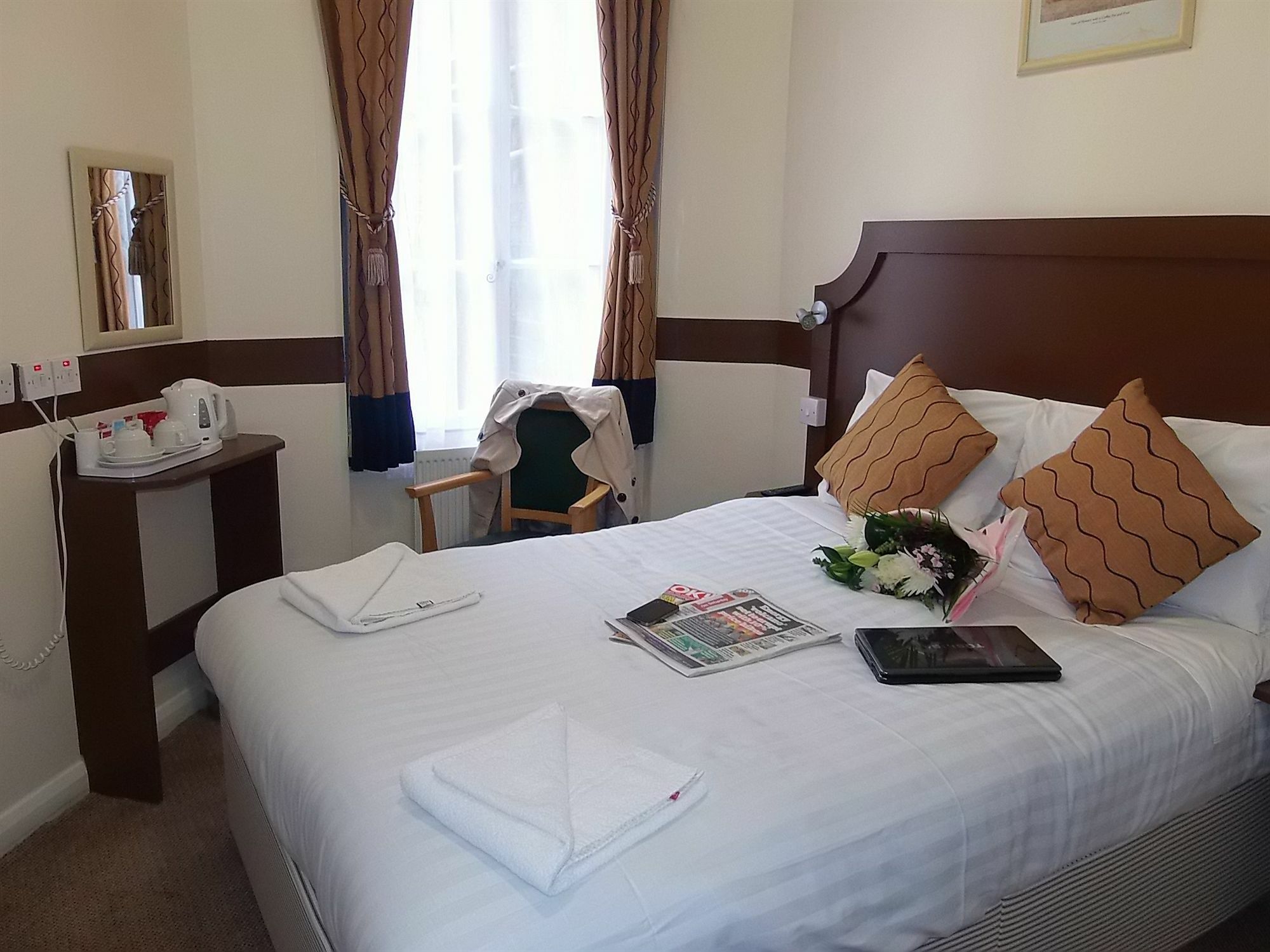 Victoria Station Hotel Лондон Екстериор снимка